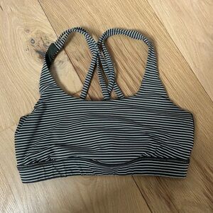 Lululemon energy bra Medium support size 6